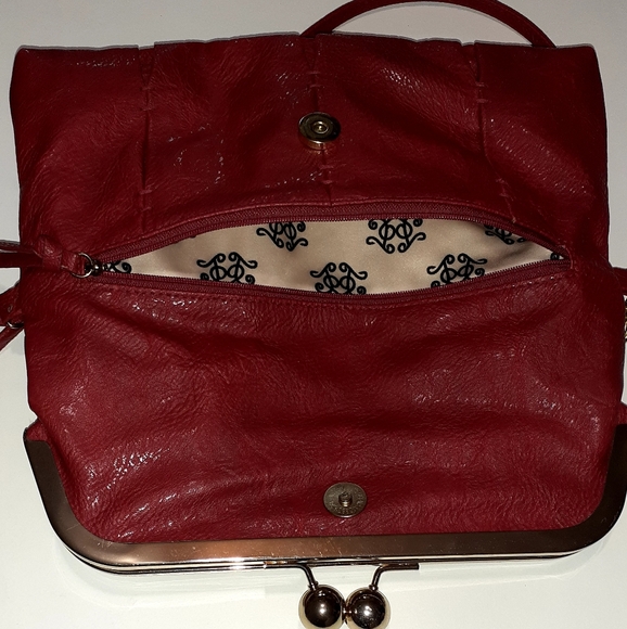 Jessica Simpson Foldover Clutch - Picture 4 of 8